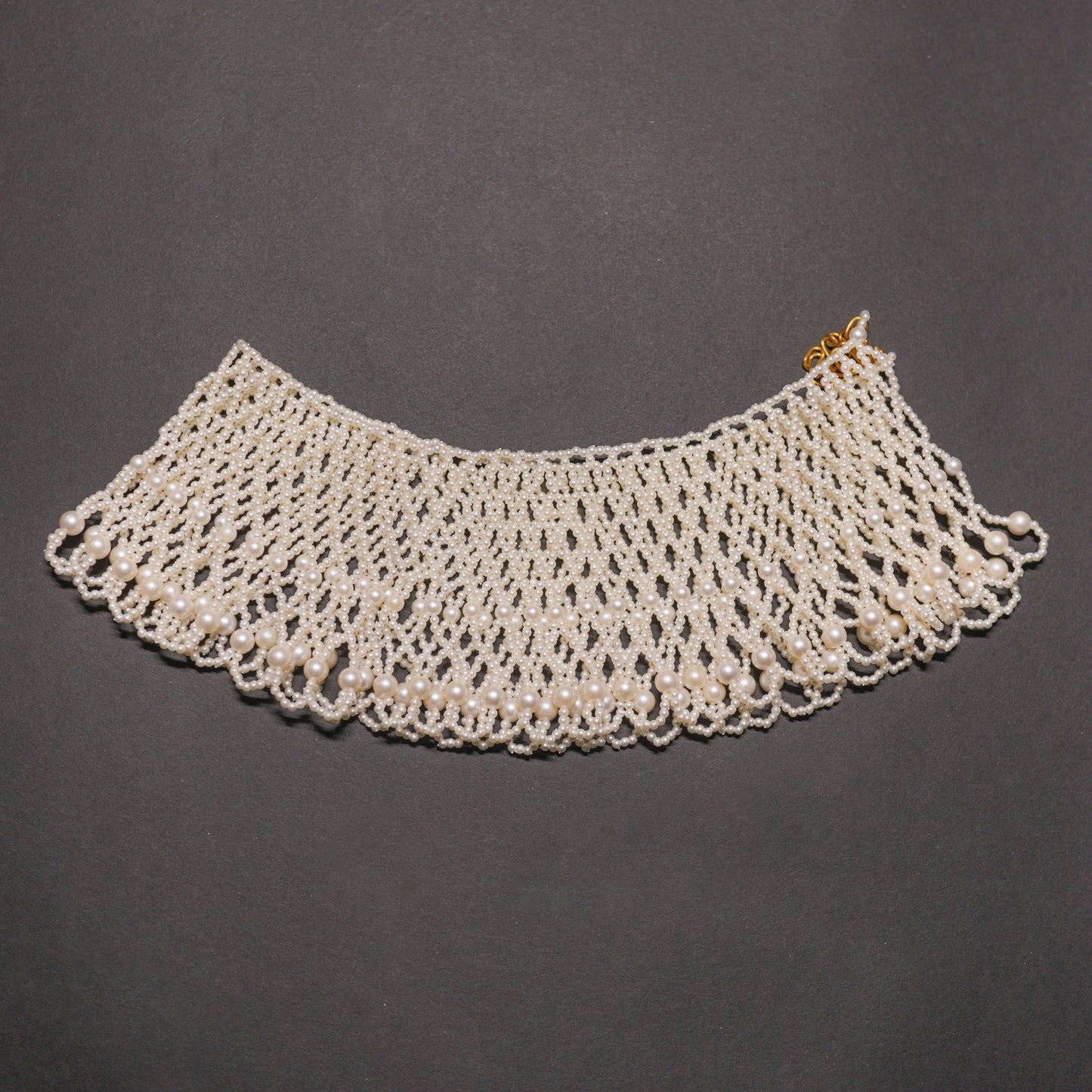 Pearl collar